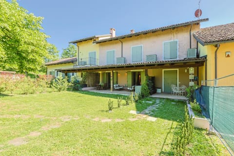 Property building, Day, Garden
