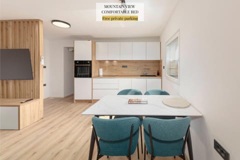 Kitchen or kitchenette, Living room, Dining area, oven, stove