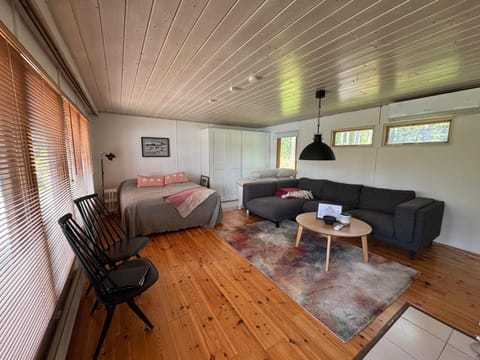 Bed, Living room, wardrobe