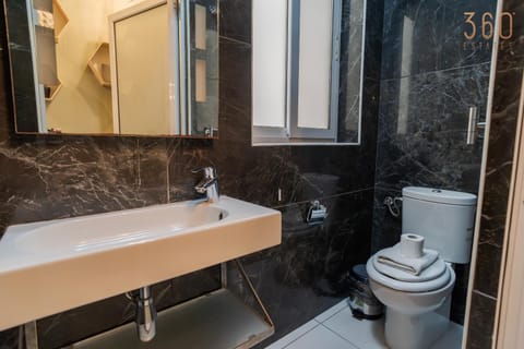 Shower, Bathroom, bidet