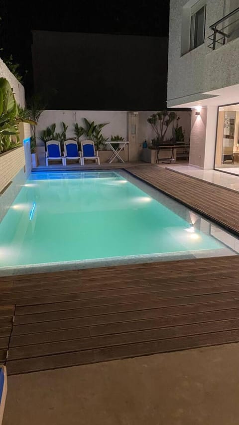 Swimming pool, Swimming pool