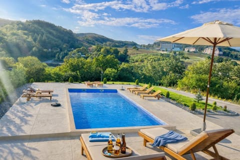 Green panorama Vrdnik Apartment in Vojvodina