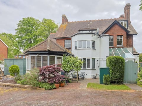 Property building, Day, Garden, Other, Garden view