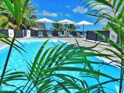 Day, Pool view, Swimming pool, sunbed
