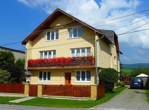 Property building, Facade/entrance, Parking