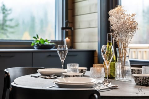 Dining area, kitchen