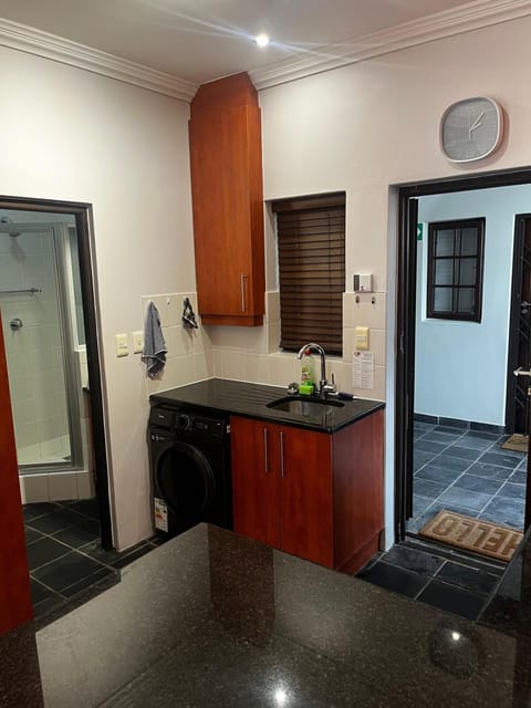 Live Like a Local in Stellies - By ARPA Hospitalities Apartment in Stellenbosch