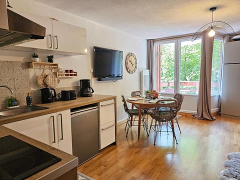 TV and multimedia, Dining area, Meals, kitchen