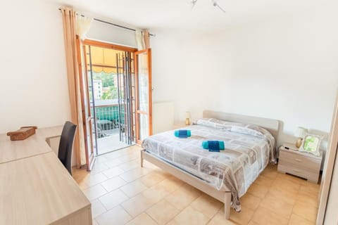 5 beds - 2 minutes from the sea with parking Apartment in Recco