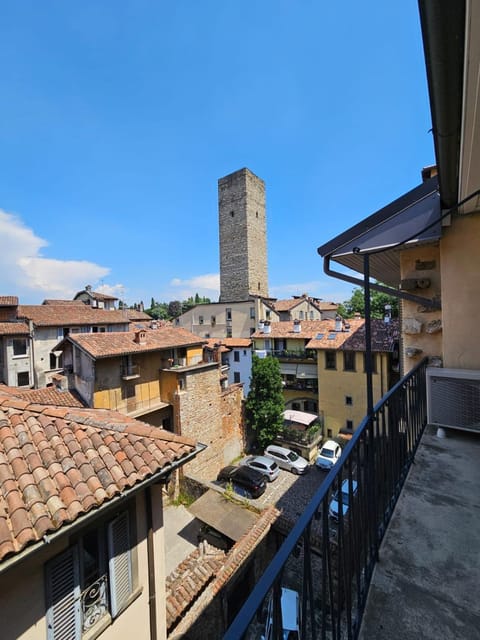 Balcony/Terrace, City view