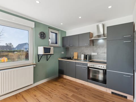 microwave, oven, stove, kitchen