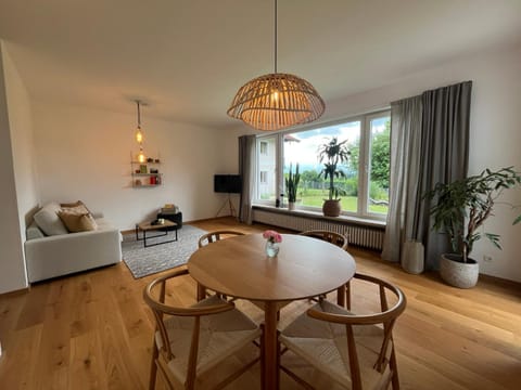 Living room, Dining area, Food