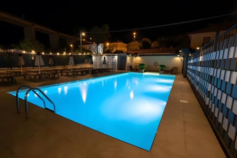 Property building, Swimming pool
