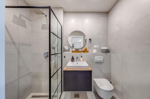 Shower, Toilet, Bathroom