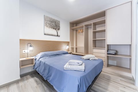 Bed, Photo of the whole room, Bedroom, towels, wardrobe, air conditioner