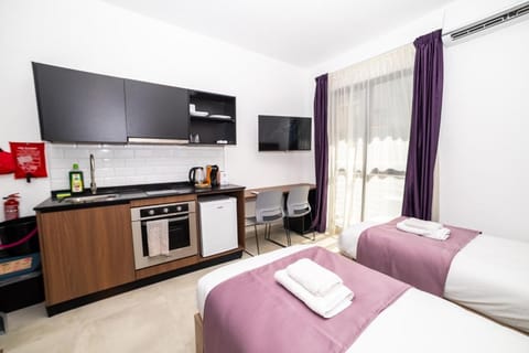 Cozy Studio Apartment - by HostMT Apartment in Saint Paul's Bay