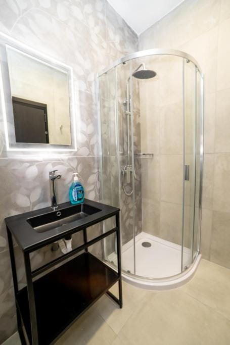 Cozy Studio Apartment - by HostMT Apartment in Saint Paul's Bay