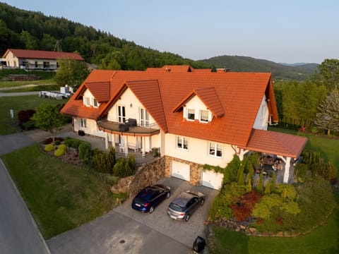 Property building, Day, Neighbourhood, Natural landscape, Bird's eye view, Parking