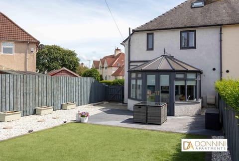 No15 Ellis House - Donnini Apartments House in Kilmarnock