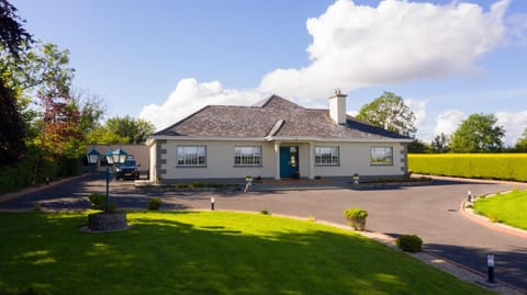 Room 3 - Anglers Rest Carrick Bed and Breakfast in Leitrim, Co. Leitrim, Ireland