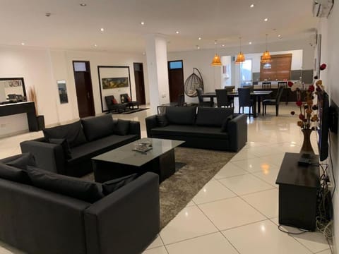 Living room, Seating area