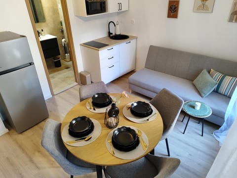 TV and multimedia, Living room, Dining area