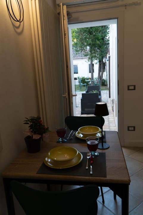 Dining area, Inner courtyard view