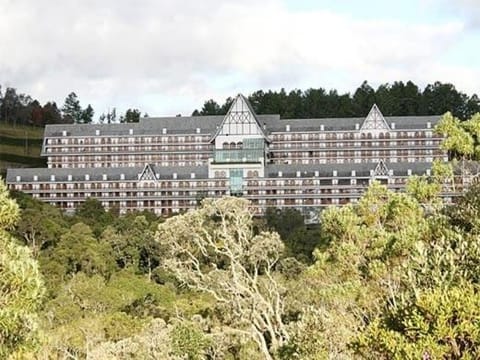 Facade/entrance, Bird's eye view