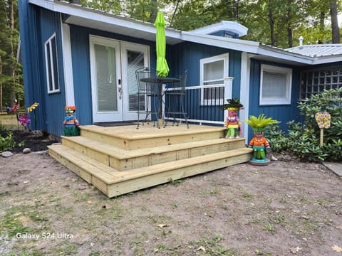 Fins up! Higgins Lake retreat Villa in Michigan