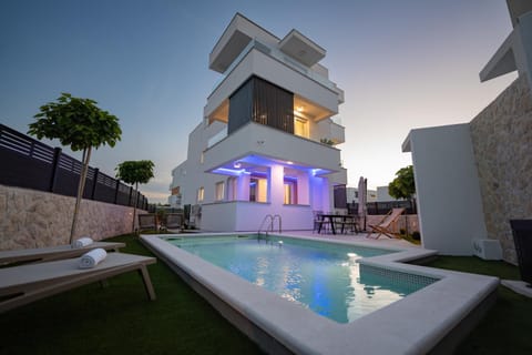 Patio, Pool view, Swimming pool, sunbed