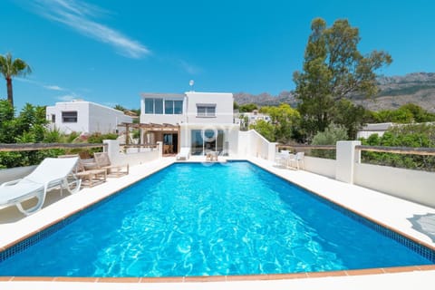 Property building, Mountain view, Swimming pool