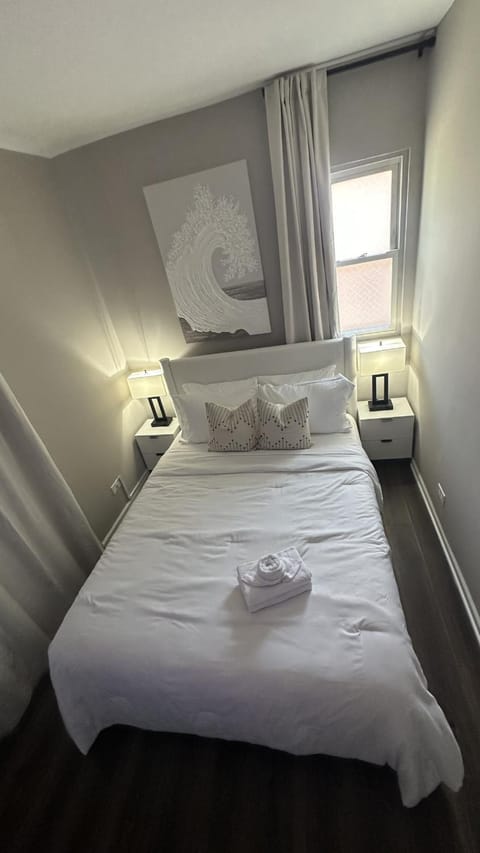 Sleeps 18 6BR Gym, Game Room and Theater House in Chicago