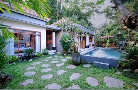 Property building, Patio, Spring, Day, Garden, Garden view, Pool view, Swimming pool, Swimming pool, sunbed