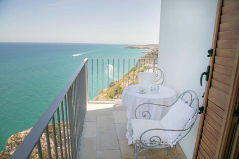 Day, View (from property/room), Balcony/Terrace, Seating area, Sea view