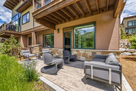 3 Waterfront Way House in Avon