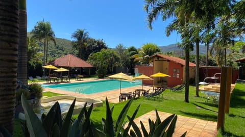 Spring, Day, Garden, Swimming pool, Swimming pool