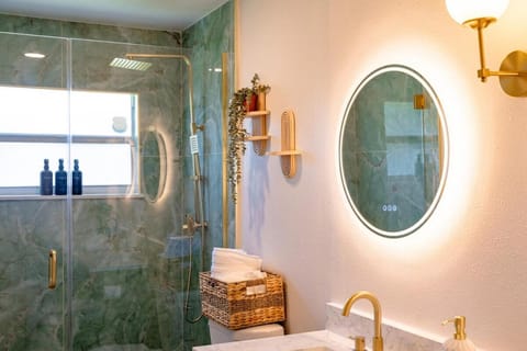 Spacious Modern Japandi Retreat - Winter Park House in Casselberry