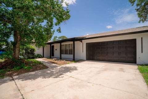 Spacious Modern Japandi Retreat - Winter Park House in Casselberry