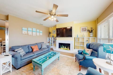 Tropical Haven Retreat 4 Beds 3 Baths Ultimate Family Vacation House in Bayshore Gardens