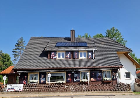 Property building, Day