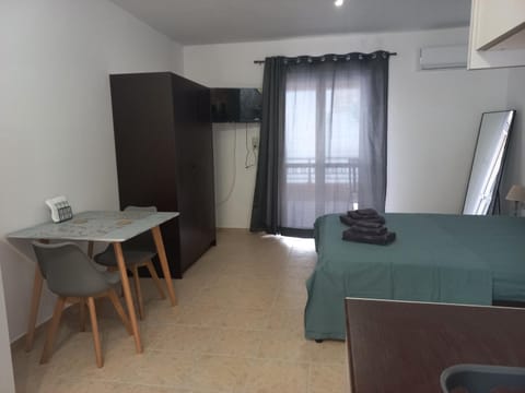 Sophie's Sunny Spot 5 Apartment in Islands