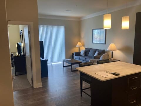 Beautiful in Beachwood Apartment in Beachwood