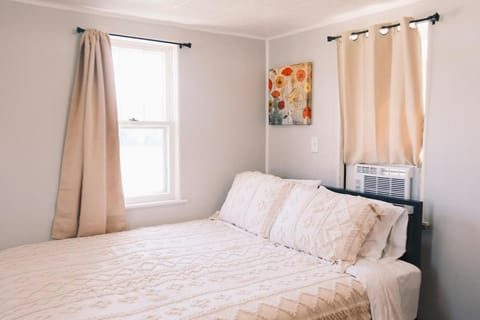 Stylish Cabin by Mackinac Cabin in Saint Ignace