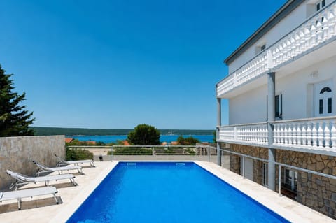 Patio, Natural landscape, View (from property/room), Balcony/Terrace, Seating area, Pool view, Sea view, Swimming pool, sunbed