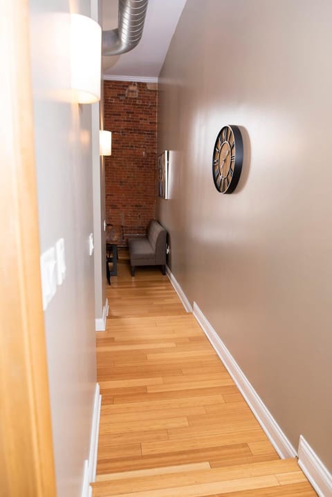 7 Beds off Georgia Street Near Convention Center Apartment in Indianapolis