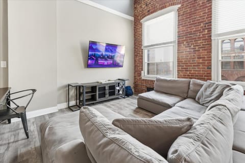 The Top Floor Penthouse 4 BR 3 Bath 2 000 Sq Ft Apartment in Indianapolis