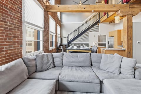 The Top Floor Penthouse 4 BR 3 Bath 2 000 Sq Ft Apartment in Indianapolis