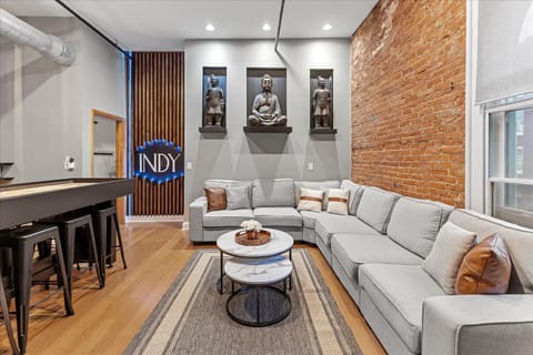 Top Floor Loft by Convention Center Smart Home Apartment in Indianapolis