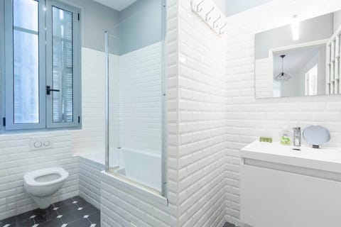 Grand appartement climatisé centre ville Nice Apartment in Nice