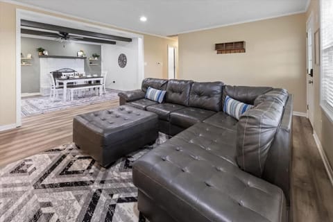 6BR Family Home by Grand Park House in Westfield